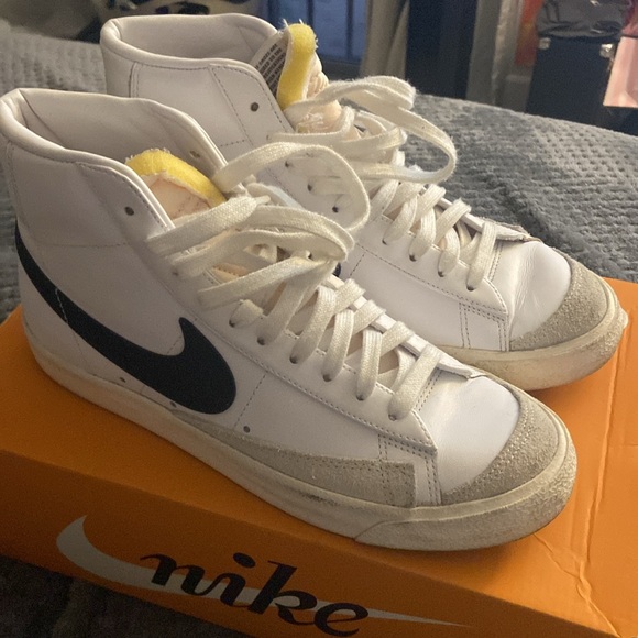 Nike Blazer Mid ‘77 - Picture 3 of 5